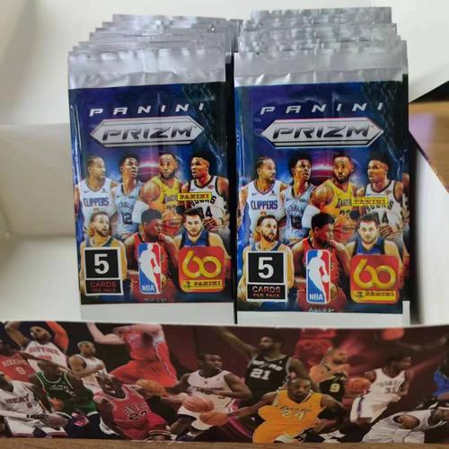 球星卡罐装铁盒颜色不一样